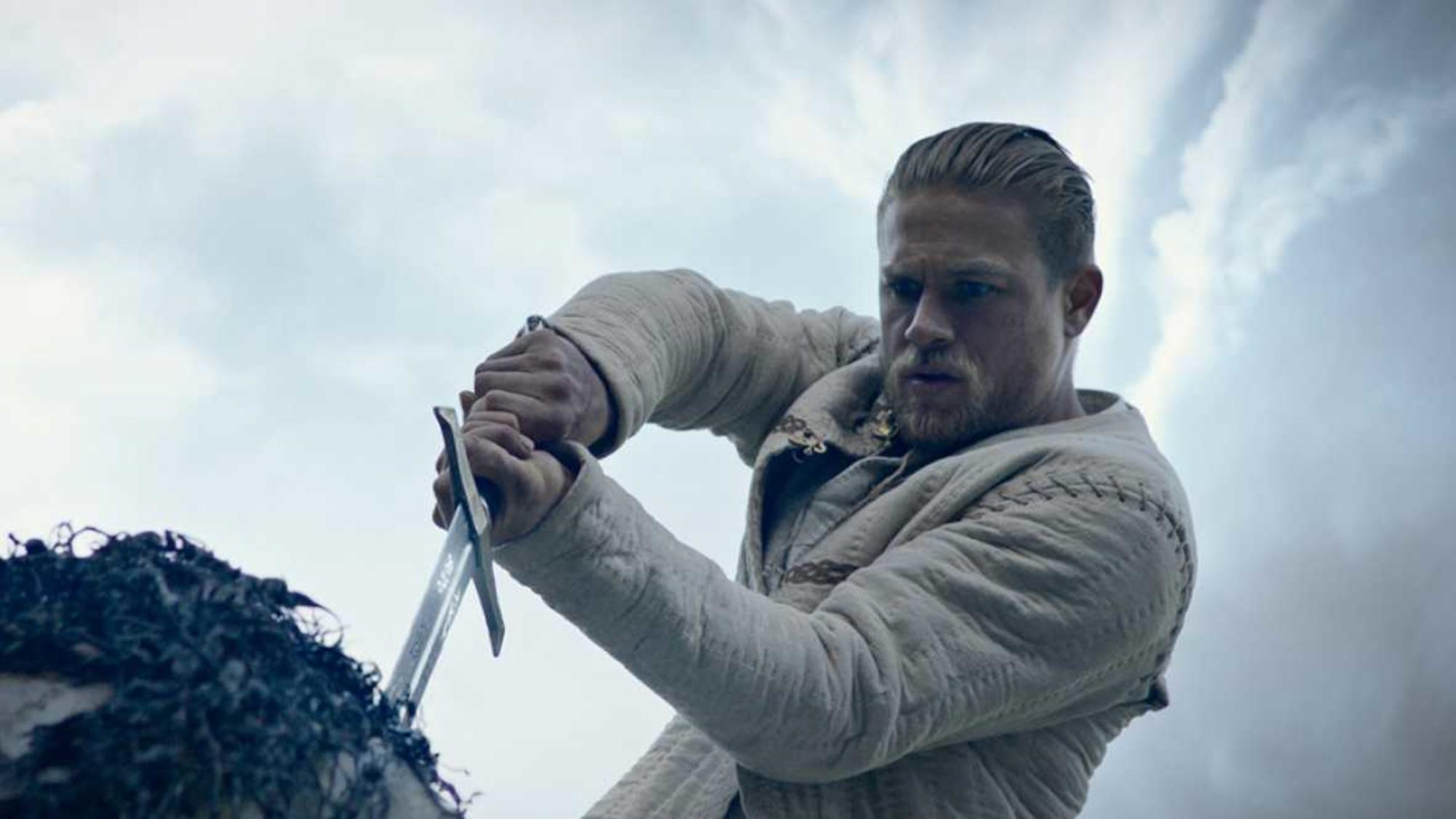 El rey Arturo: la leyenda de Excalibur